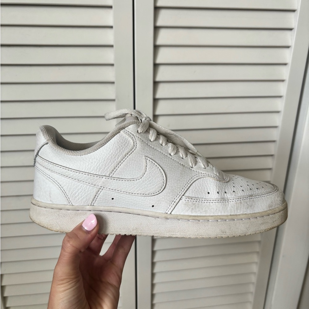 Nike White Low-Top Leather Sneakers - Picture 4 of 4